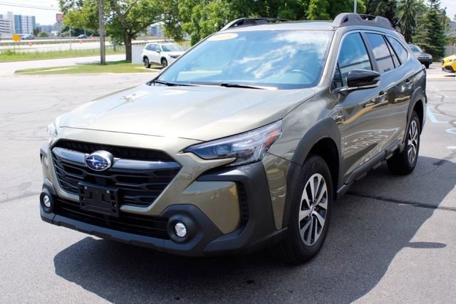 Used 2025 Subaru Outback Premium AWD/4WD image 9