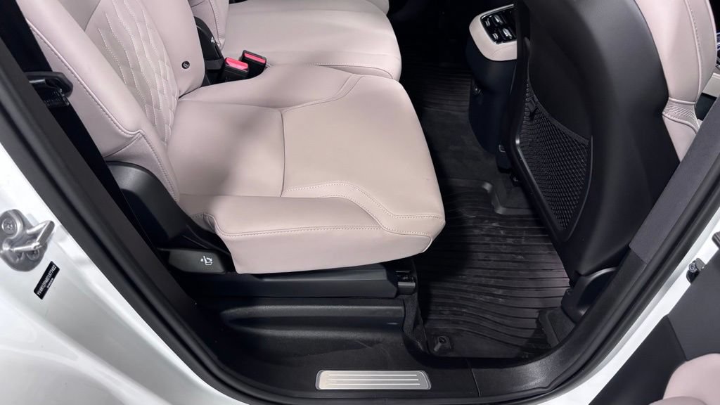 Certified 2025 Volvo XC90 B5 Core w/ Protection Package AWD/4WD image 24