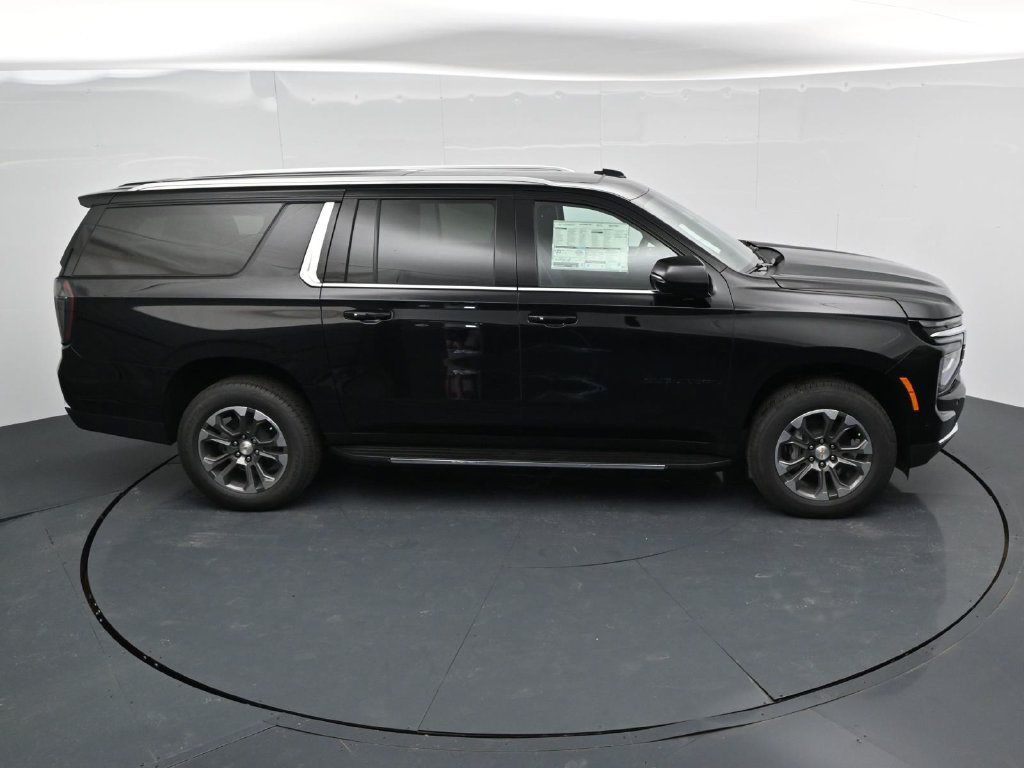 New 2026 Chevrolet Suburban LT w/ Comfort Package RWD image 25