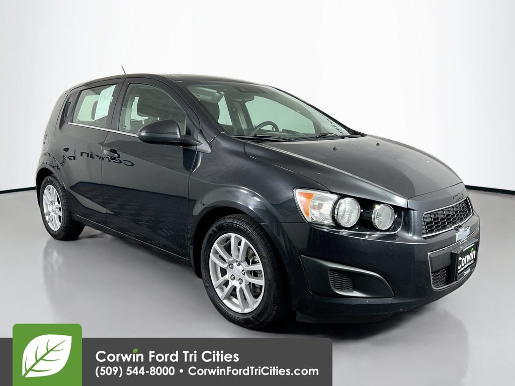 Used 2015 Chevrolet Sonic LT w/ Fun and Sun Package FWD image 1