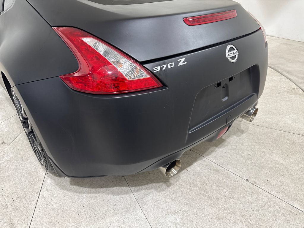Used 2016 Nissan 370Z Coupe RWD image 21