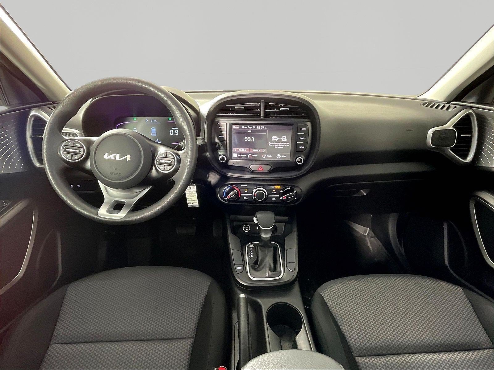 Used 2024 Kia Soul LX FWD image 7