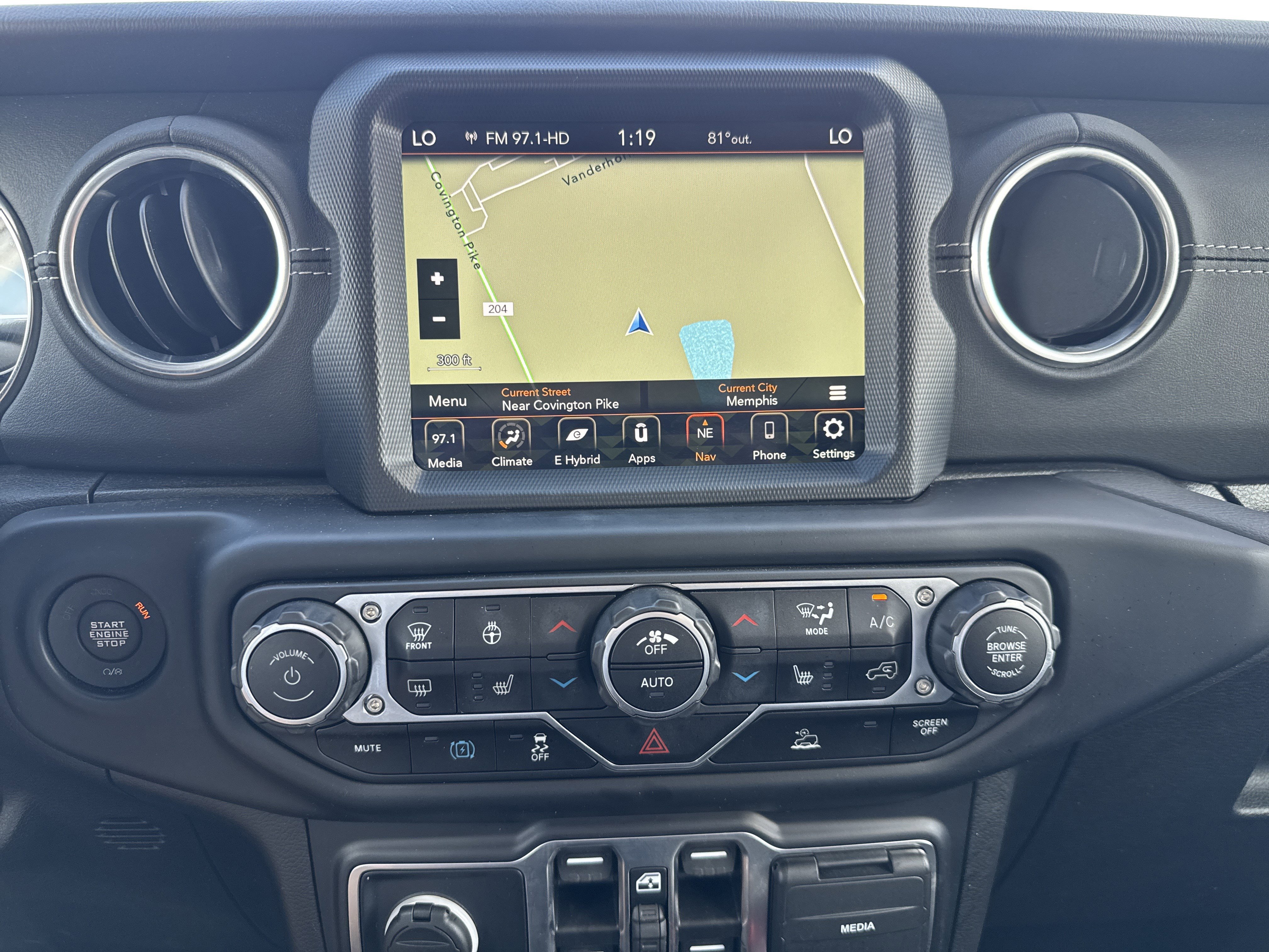 Certified 2023 Jeep Wrangler Sahara w/ Cold Weather Group image 12