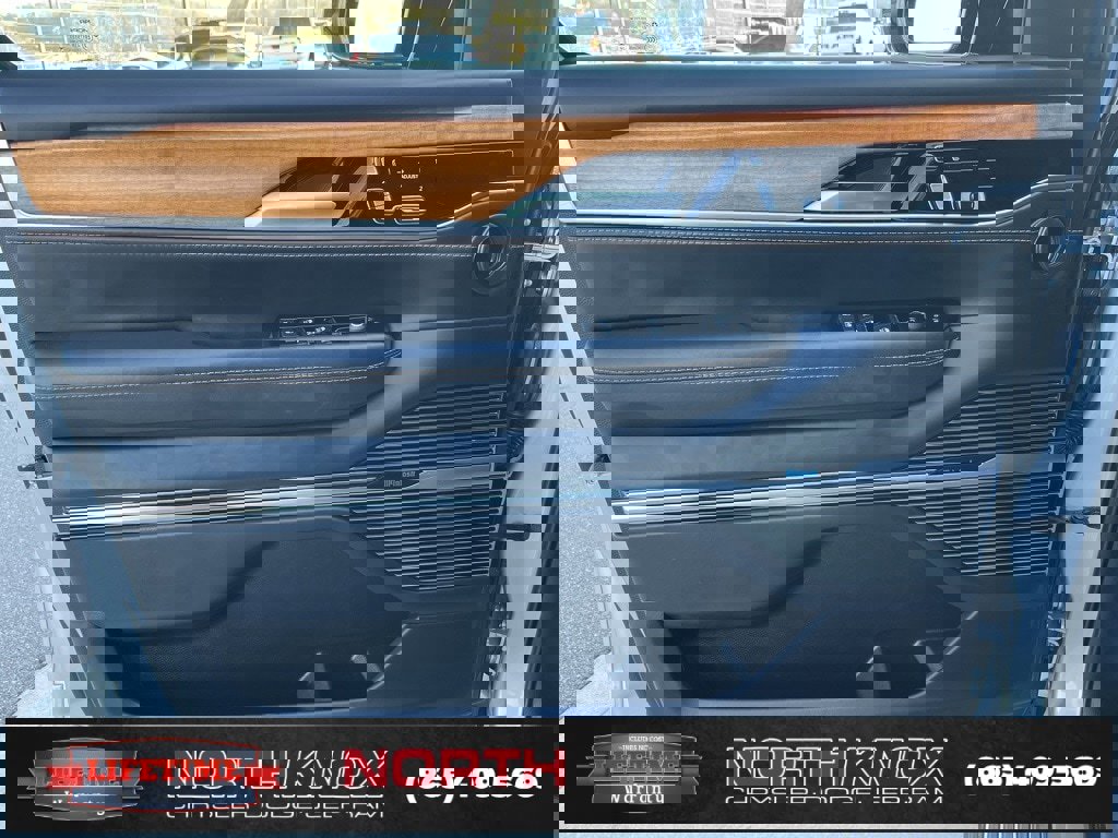 Used 2024 Jeep Grand Wagoneer L Series III image 5