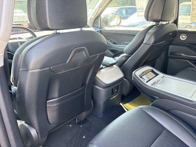 New 2027 Lincoln Navigator L Reserve AWD/4WD image 17