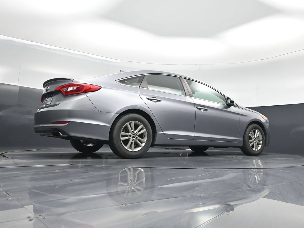 Used 2015 Hyundai Sonata SE w/ Option Group 09 FWD image 43