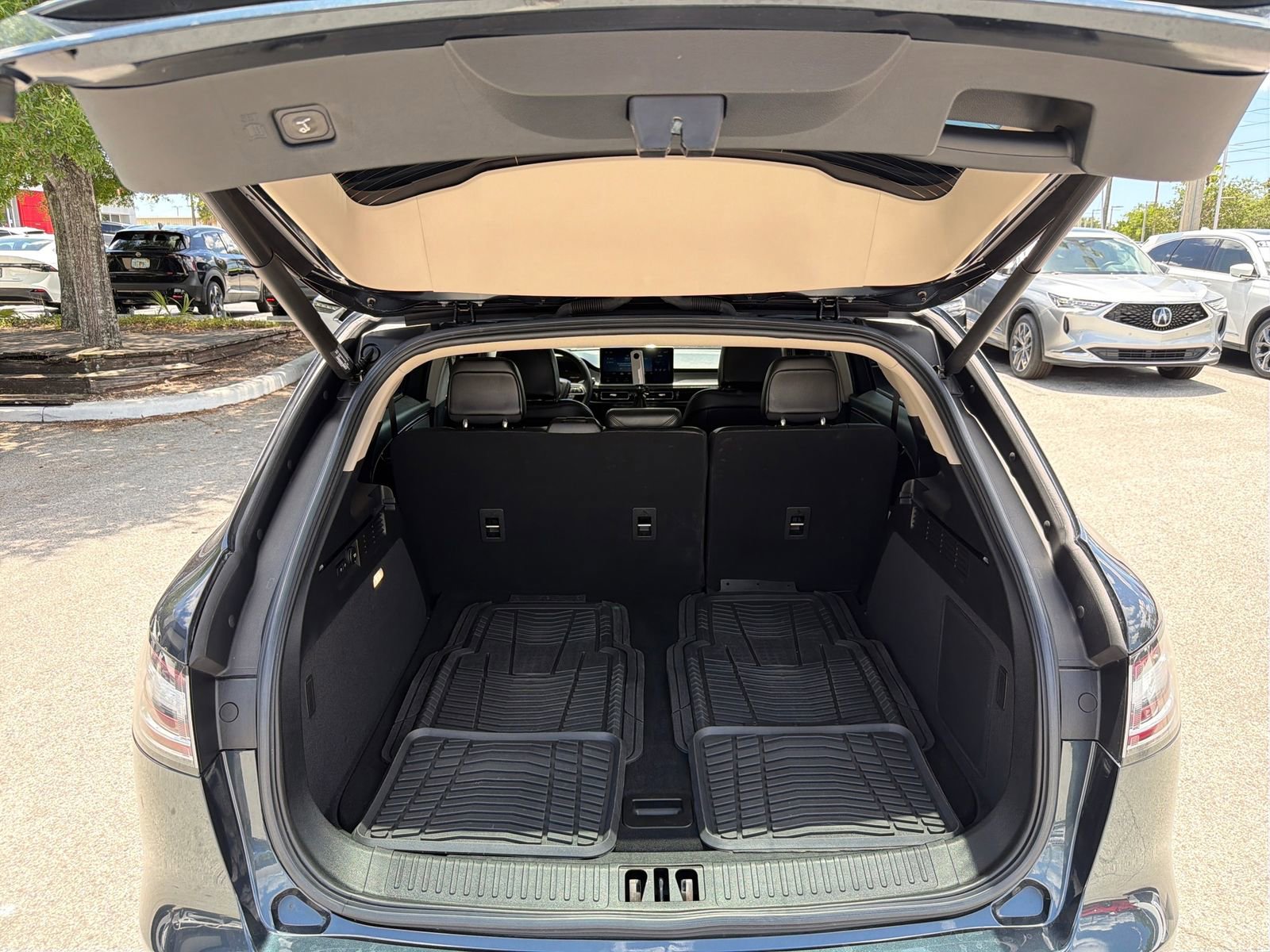 Used 2022 Lincoln Nautilus FWD image 35
