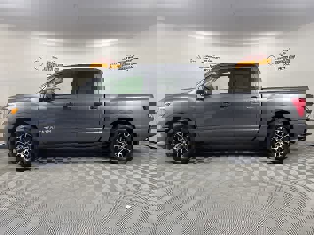 Used 2024 Nissan Titan SV w/ Accessory Utility Package image 2