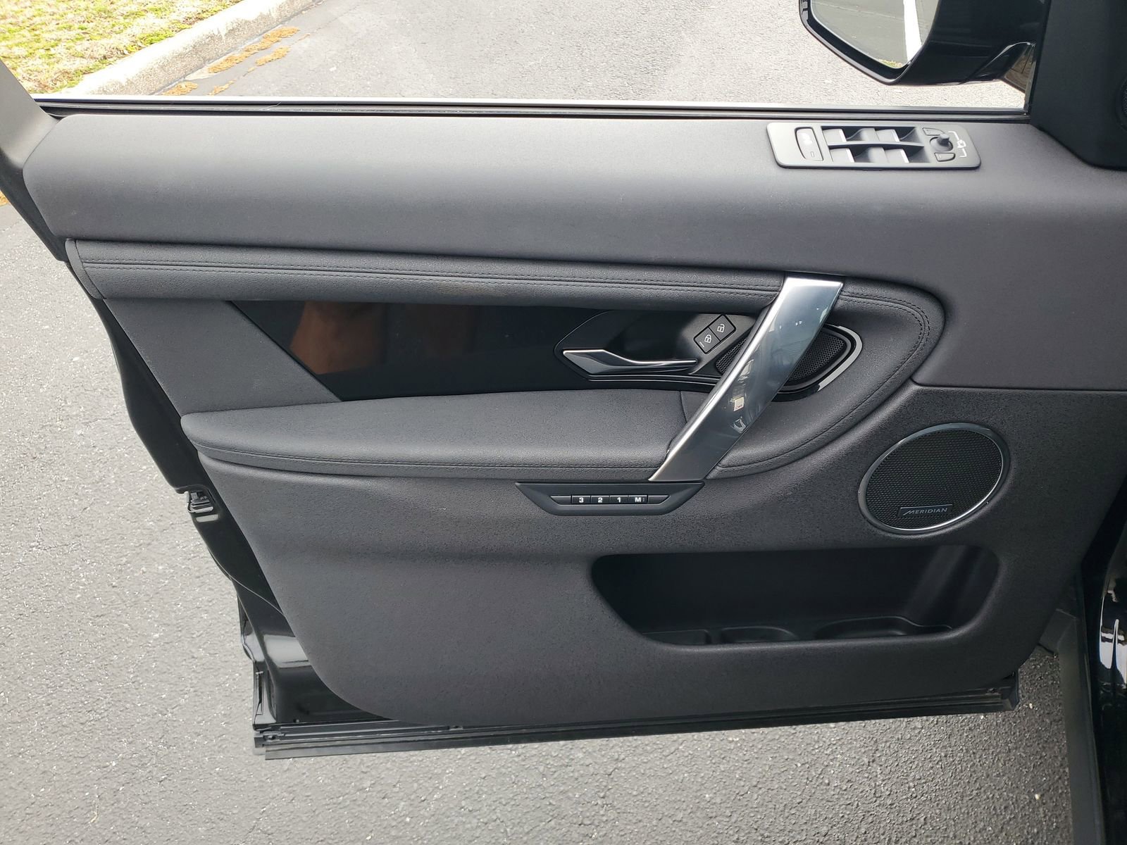 Used 2021 Land Rover Discovery Sport SE image 14