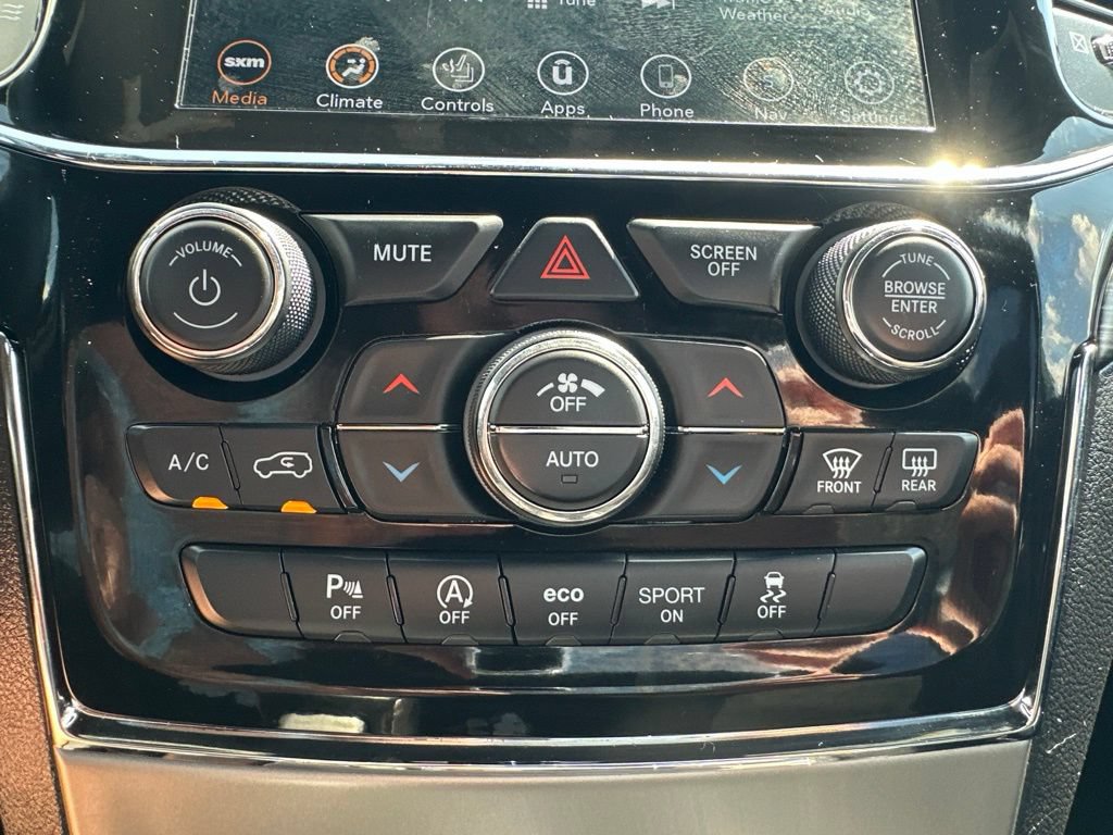 Used 2021 Jeep Grand Cherokee Laredo X RWD image 35