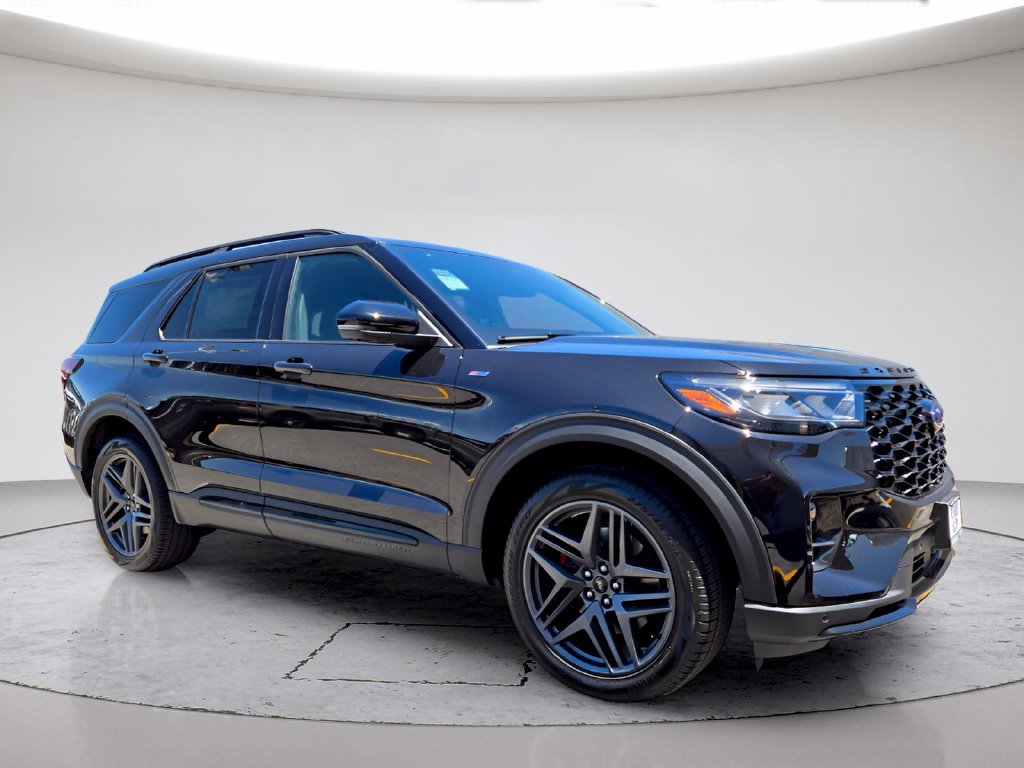 New 2026 Ford Explorer ST-Line w/ ST-Line Street Pack AWD/4WD image 2