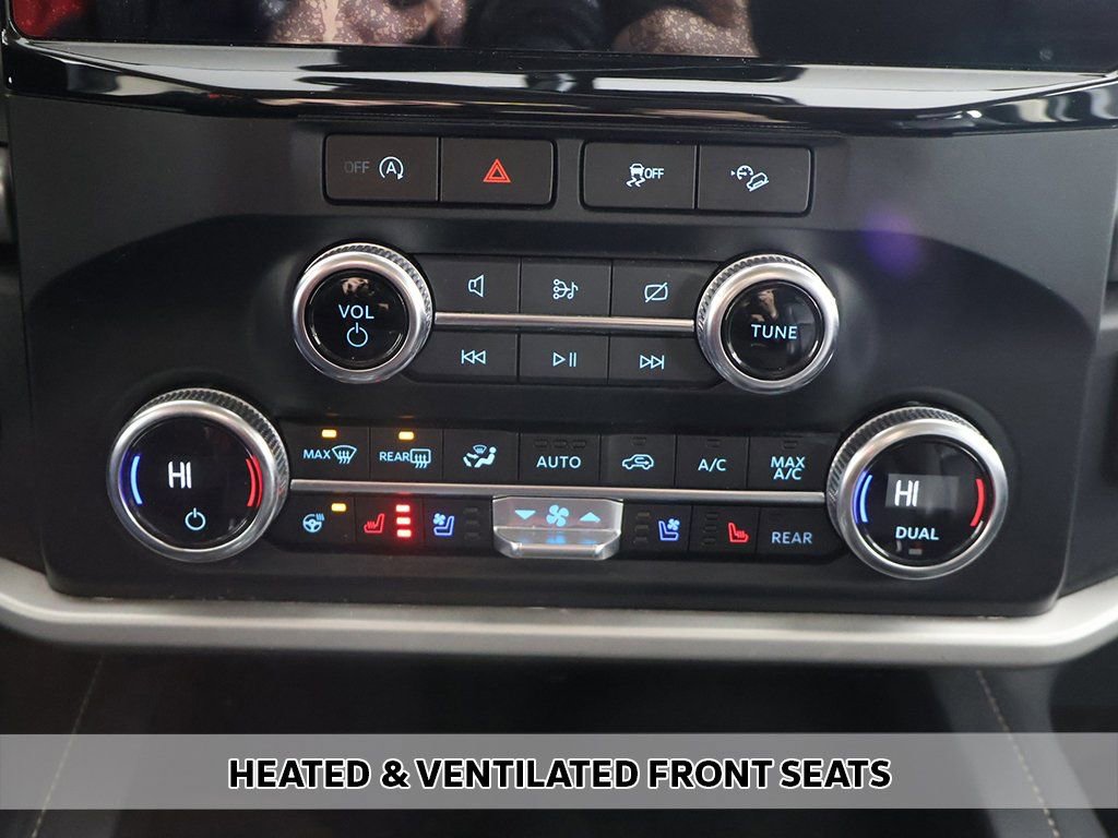 Used 2023 Ford Expedition XLT image 7