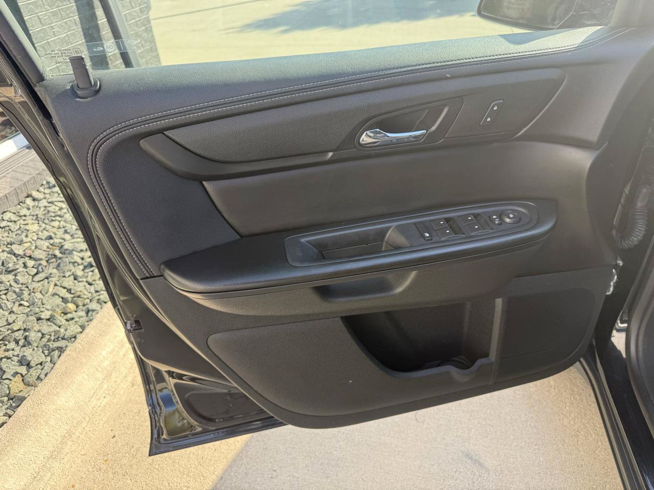 Used 2017 Chevrolet Traverse LT w/ Style and Technology Package AWD/4WD image 12