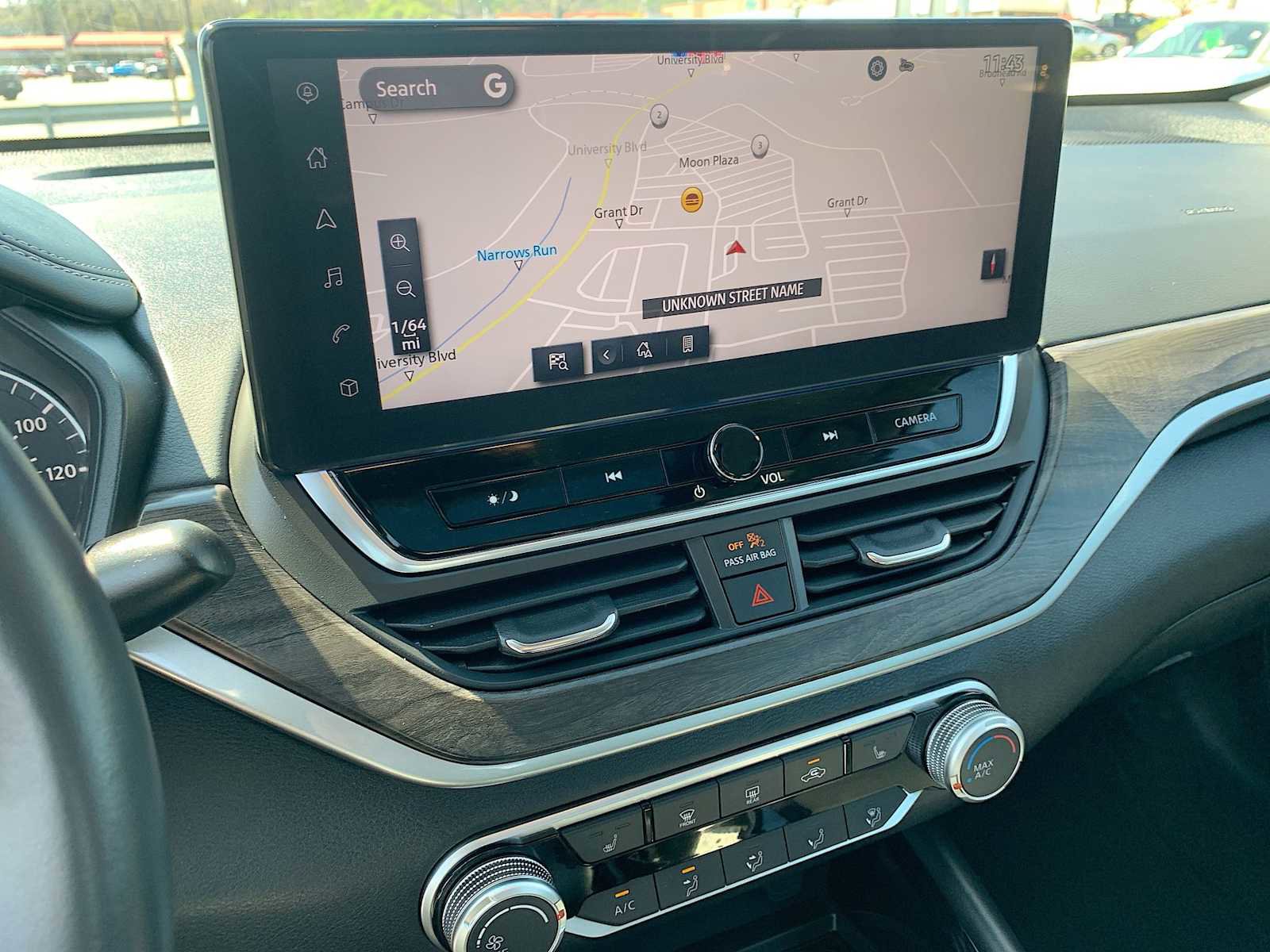 Used 2024 Nissan Altima 2.5 SV w/ SV Premium Package image 13