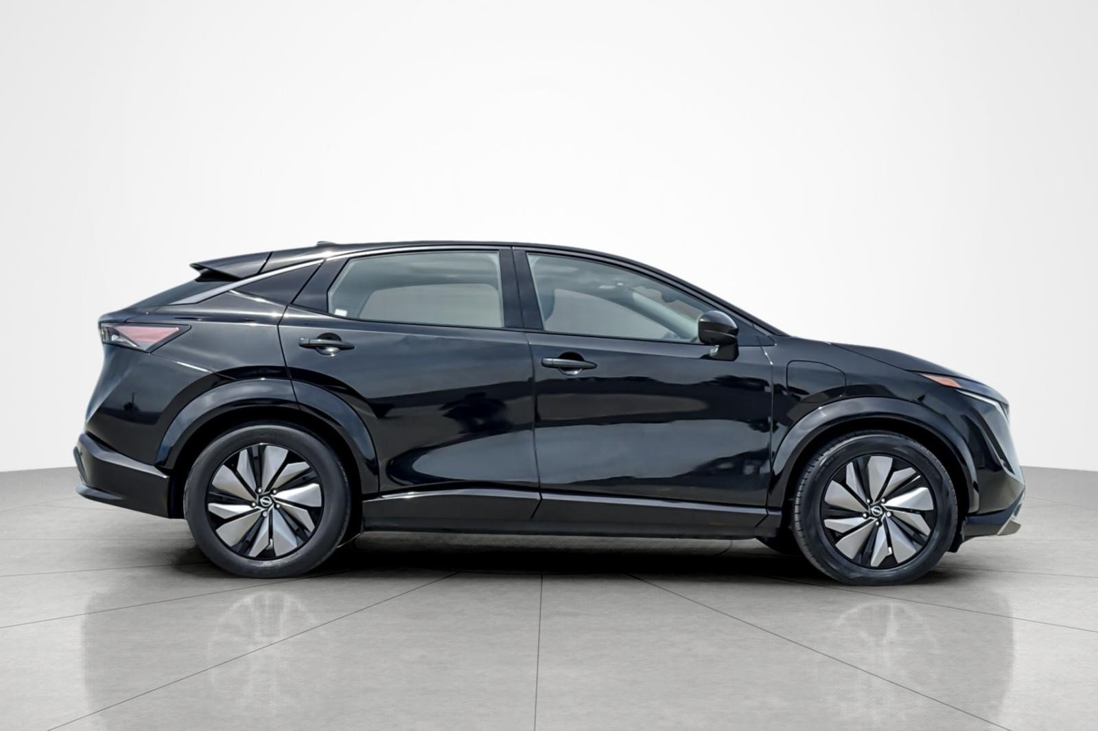 Used 2024 Nissan Ariya AWD image 6