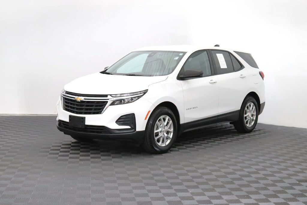Used 2024 Chevrolet Equinox LS w/ LS Convenience Package FWD image 3