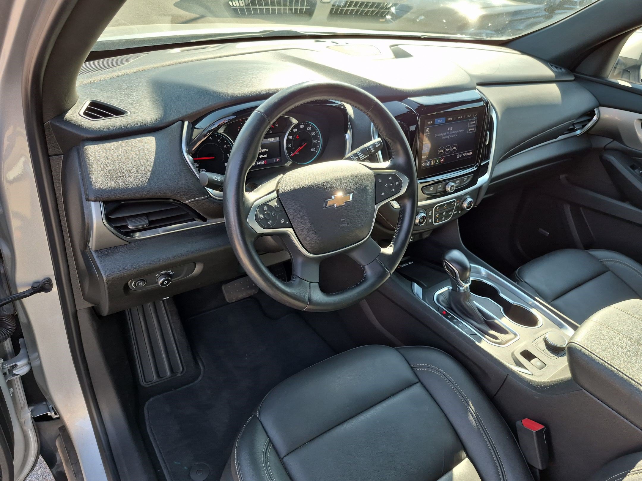 Used 2022 Chevrolet Traverse LT w/ LT Premium Package AWD/4WD image 14