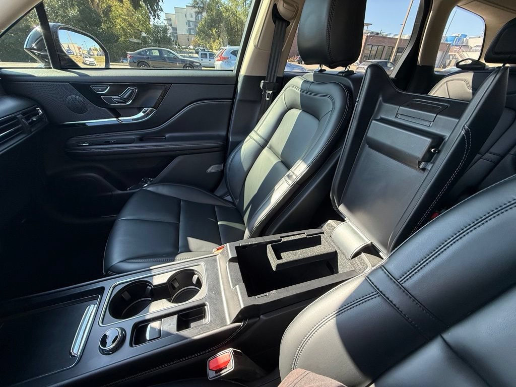 Used 2025 Lincoln Corsair AWD image 23