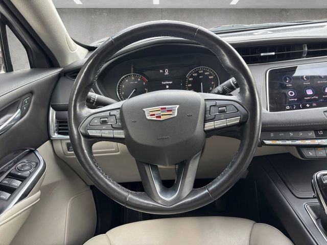 Used 2023 Cadillac XT4 Luxury w/ Cold Weather Package FWD image 27