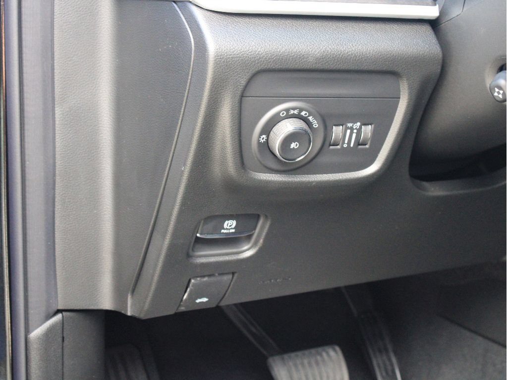 New 2026 Jeep Grand Cherokee L Limited AWD/4WD image 15