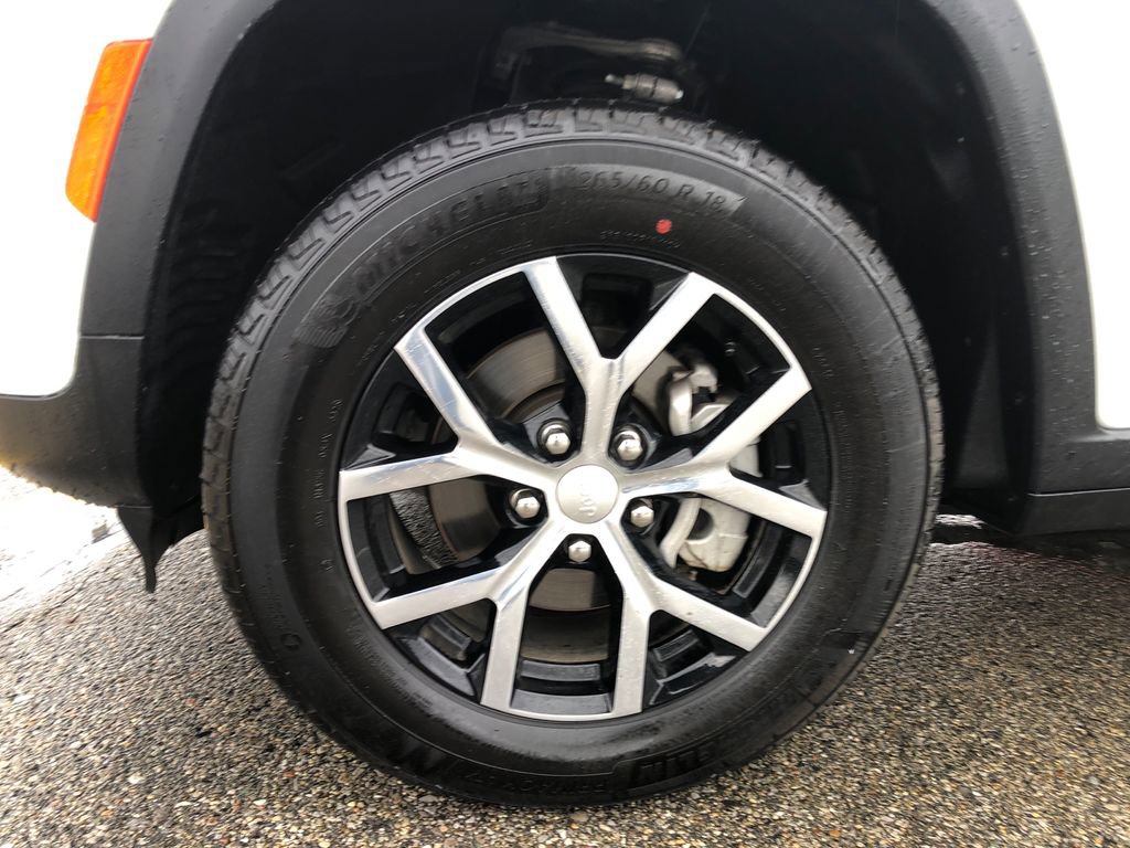 Used 2025 Jeep Grand Cherokee Limited image 13