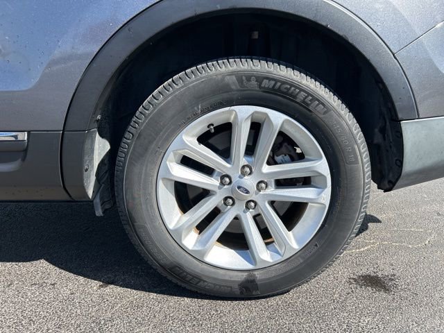 Used 2014 Ford Explorer XLT w/ Equipment Group 202A image 18