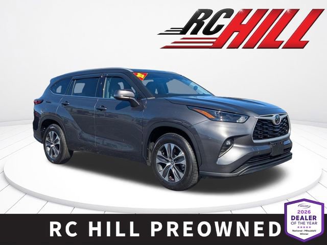 Used 2022 Toyota Highlander XLE