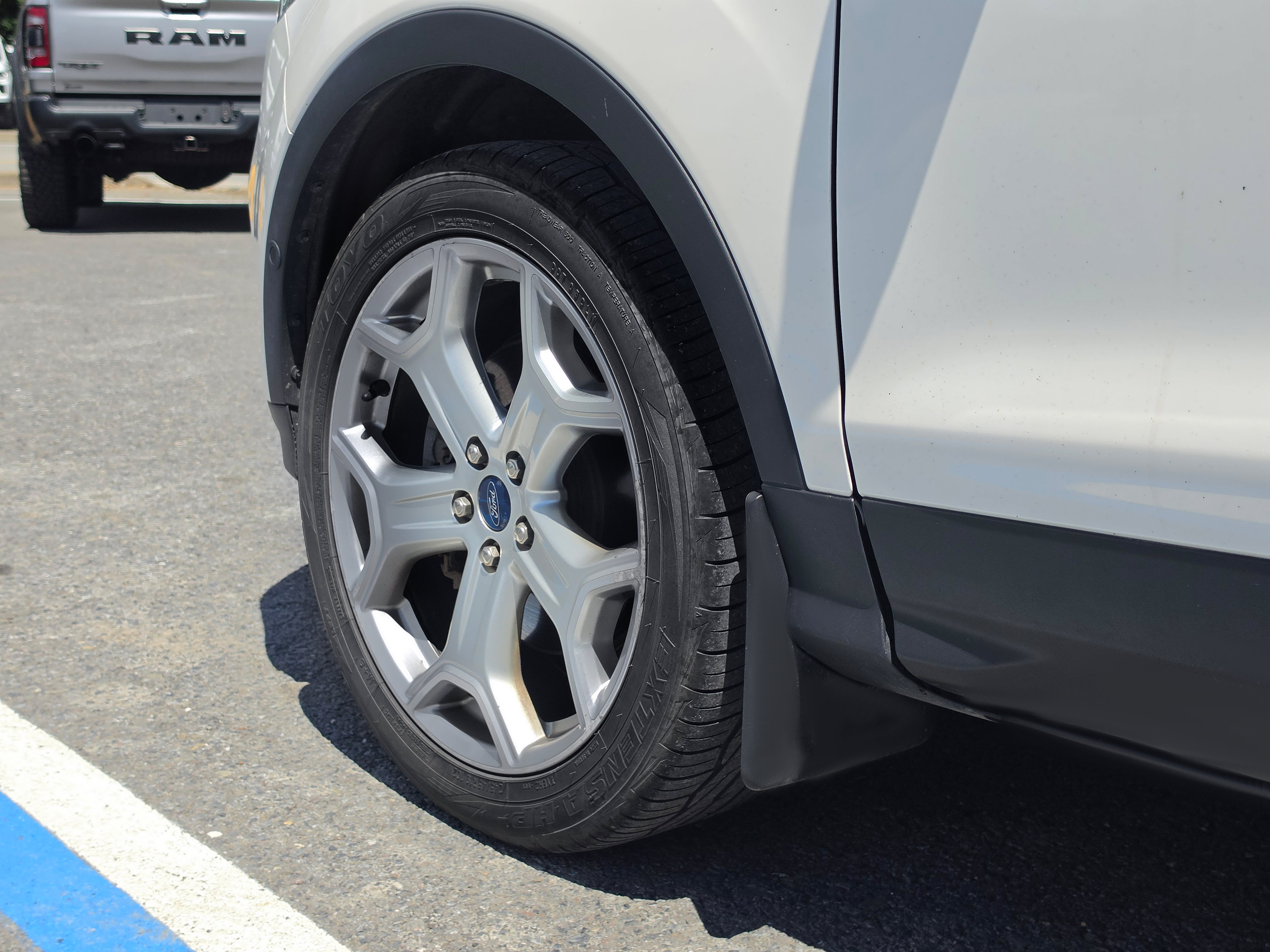 Used 2019 Ford Escape Titanium AWD/4WD image 11