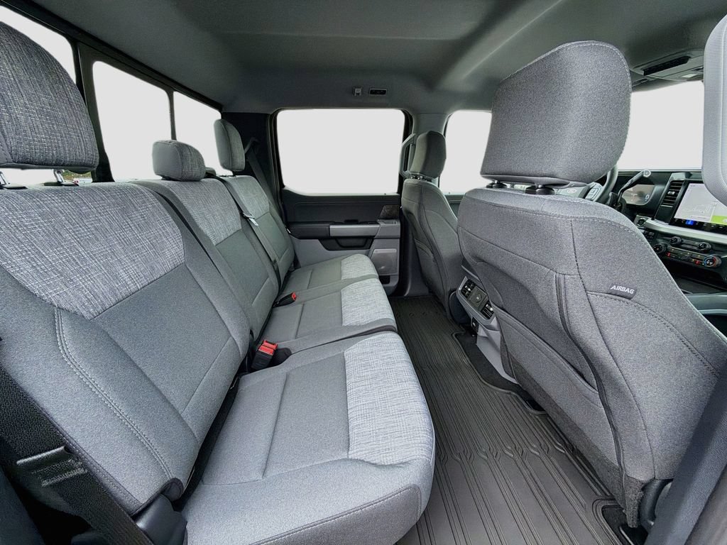 New 2026 Ford F250 XLT w/ XLT Premium Package AWD/4WD image 30