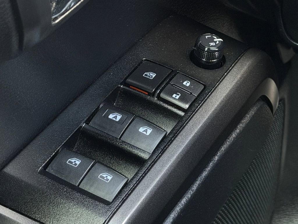 Used 2021 Toyota Tacoma TRD Off-Road image 17