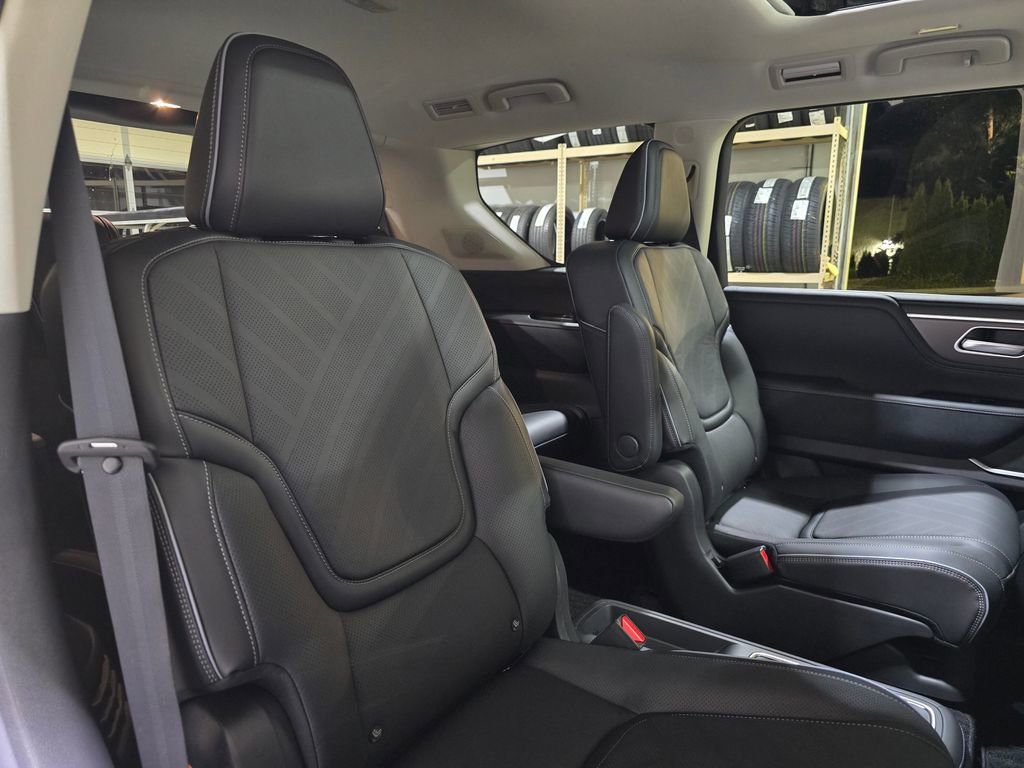 New 2025 INFINITI QX80 Luxe w/ Cargo Package image 34