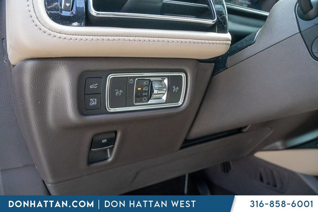 Used 2022 Lincoln Nautilus Reserve AWD/4WD image 17