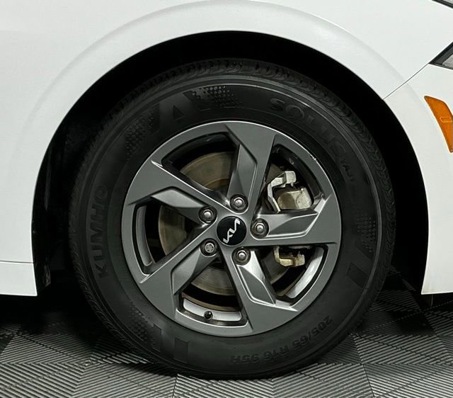 Used 2024 Kia K5 LXS FWD image 9