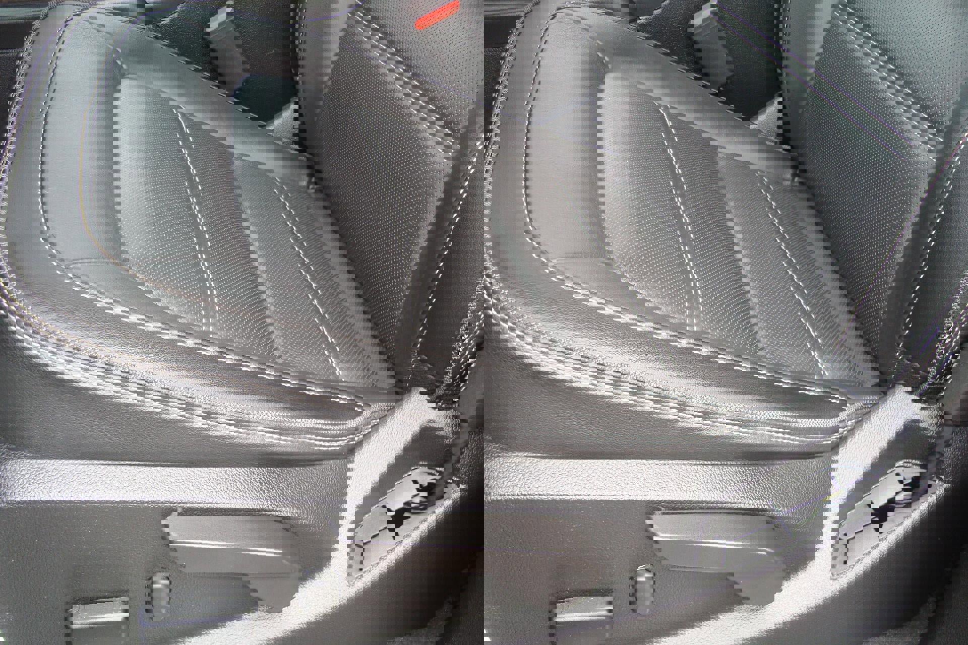 Certified 2022 GMC Canyon Denali image 9