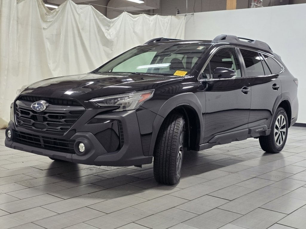 Used 2023 Subaru Outback Premium image 10