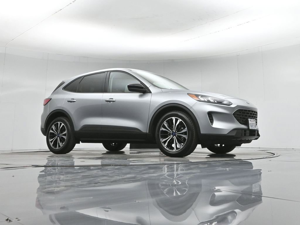 Certified 2022 Ford Escape SE w/ SE Sport Appearance Package image 4