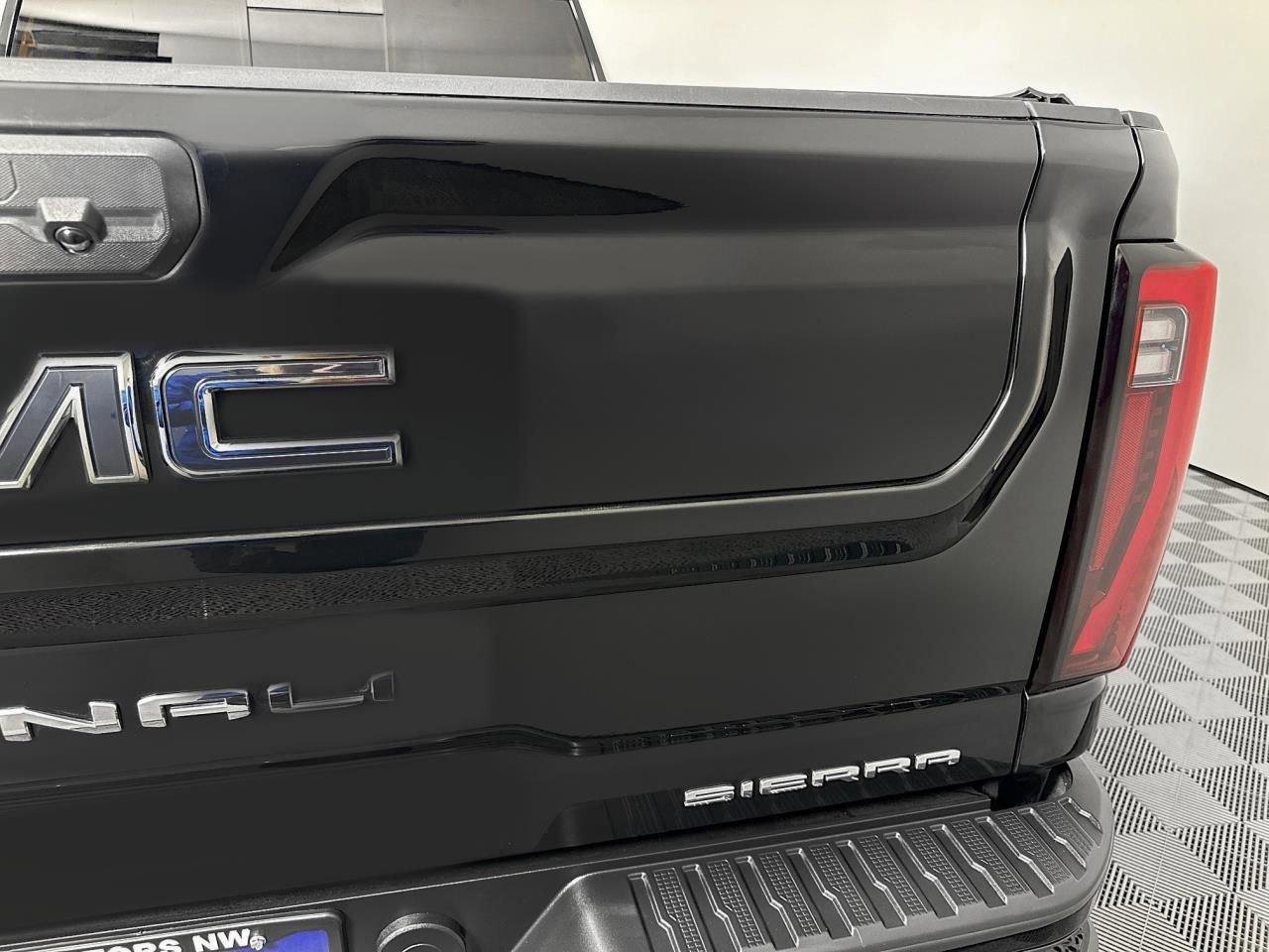 Used 2024 GMC Sierra 3500 Denali Ultimate image 14