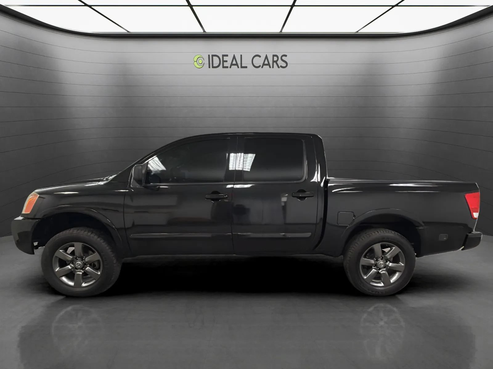 Used 2012 Nissan Titan SV w/ Sport Appearance Pkg AWD/4WD image 8