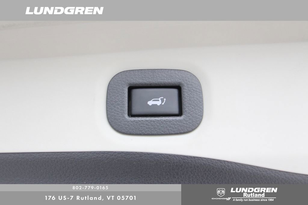 Used 2020 Nissan Rogue SV image 40