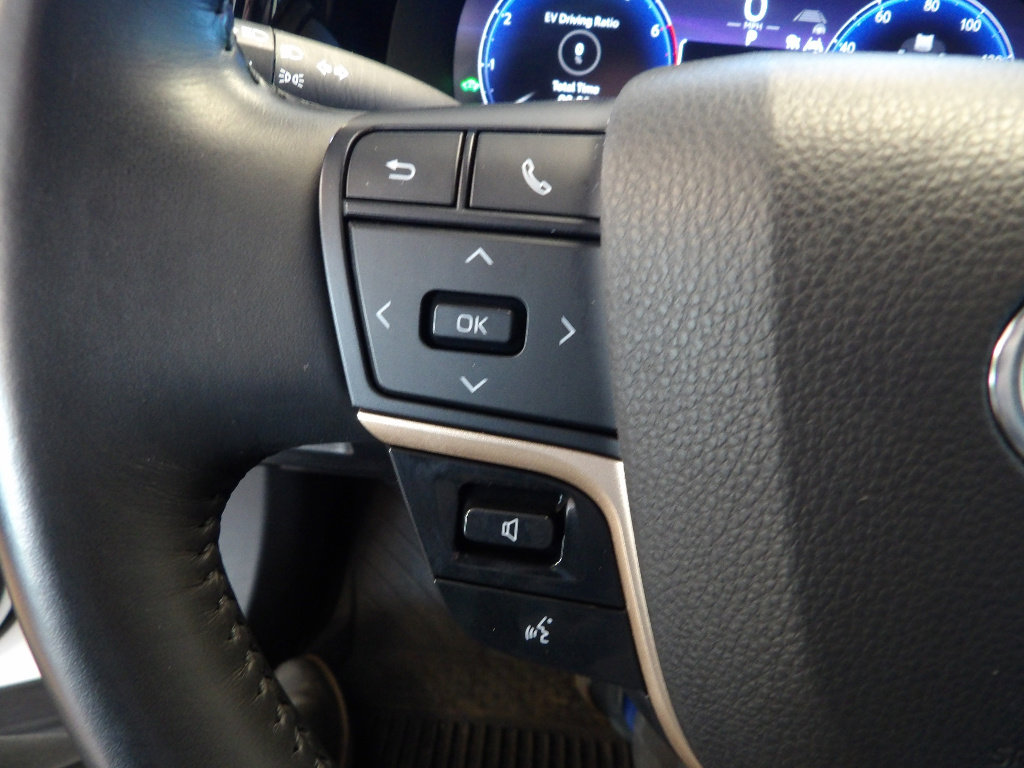 Used 2023 Toyota Crown XLE image 30