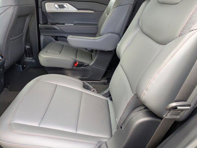 Used 2026 Ford Explorer Active w/ Active Comfort Package image 13