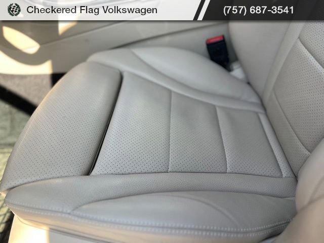 Used 2021 Mercedes-Benz GLC 300 4MATIC image 23