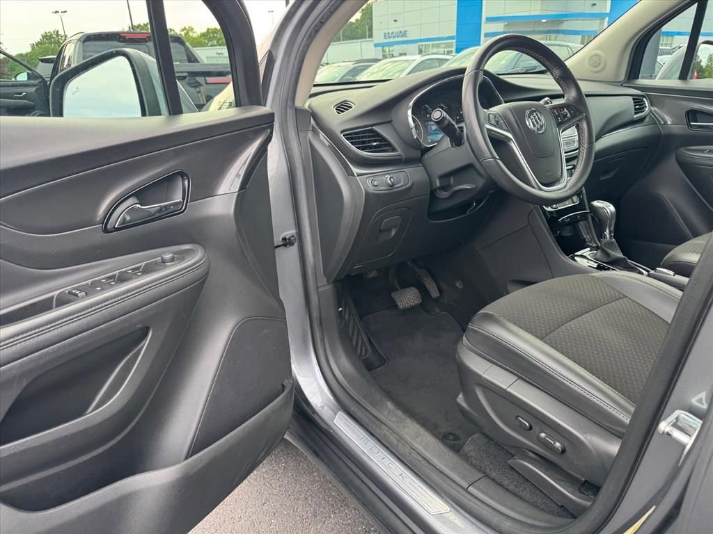 Used 2020 Buick Encore Preferred w/ Safety Package FWD image 13