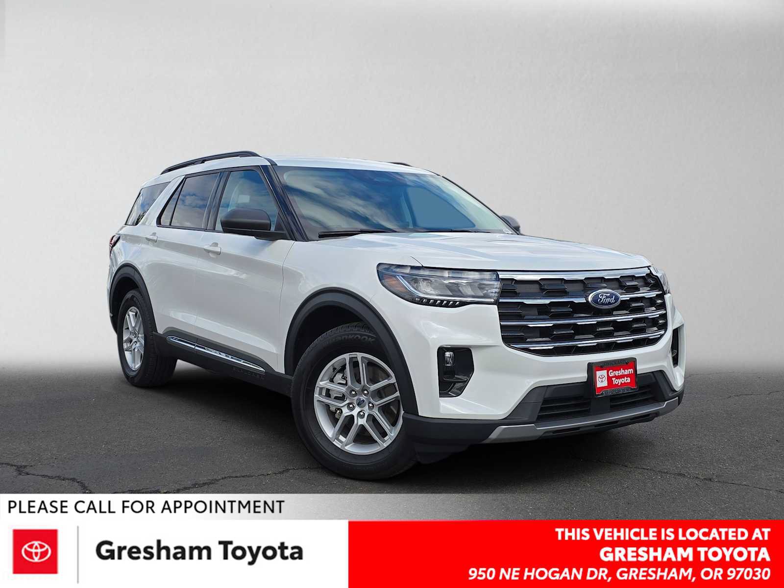 Used 2025 Ford Explorer Active w/ Active Comfort Package RWD image 1
