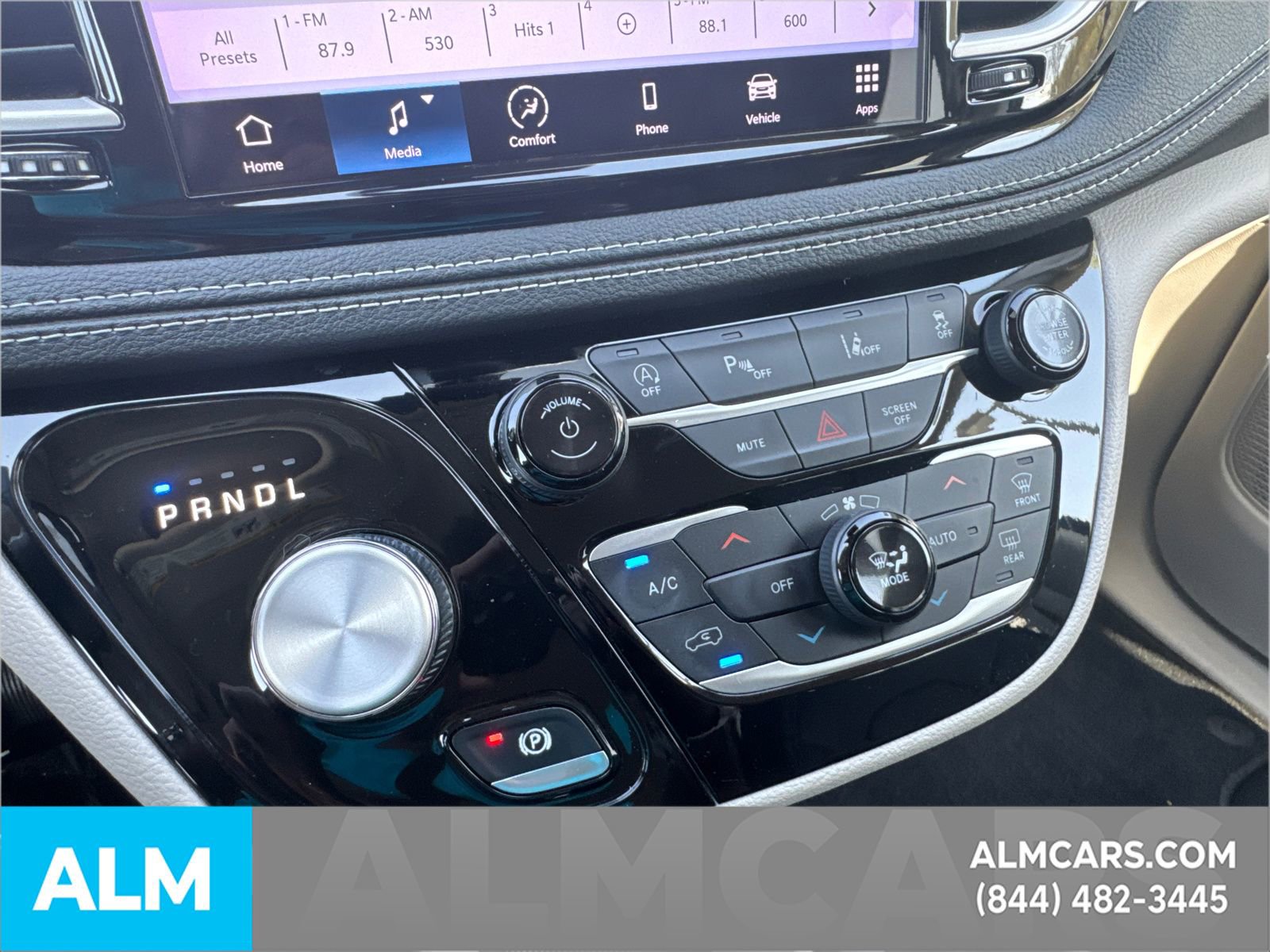 Used 2022 Chrysler Pacifica Touring-L image 34