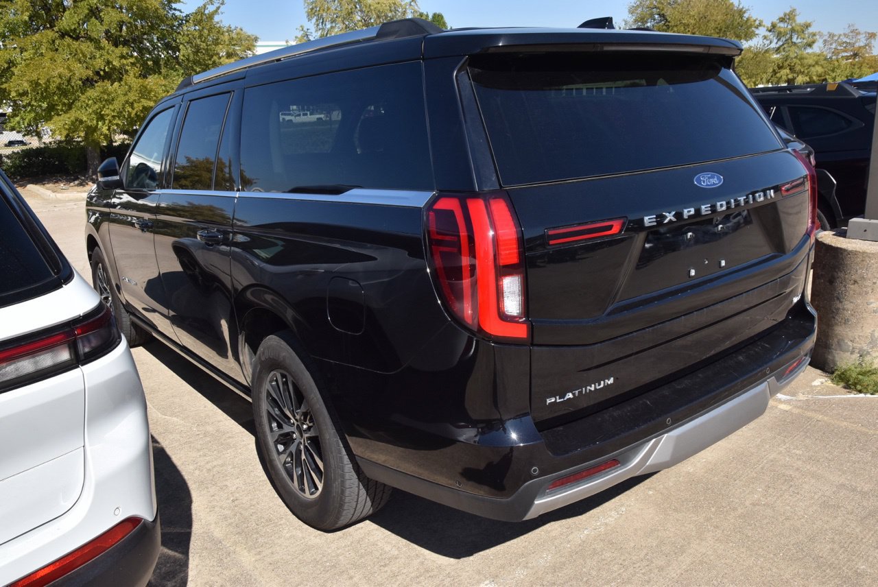 Used 2025 Ford Expedition Max Platinum AWD/4WD image 7