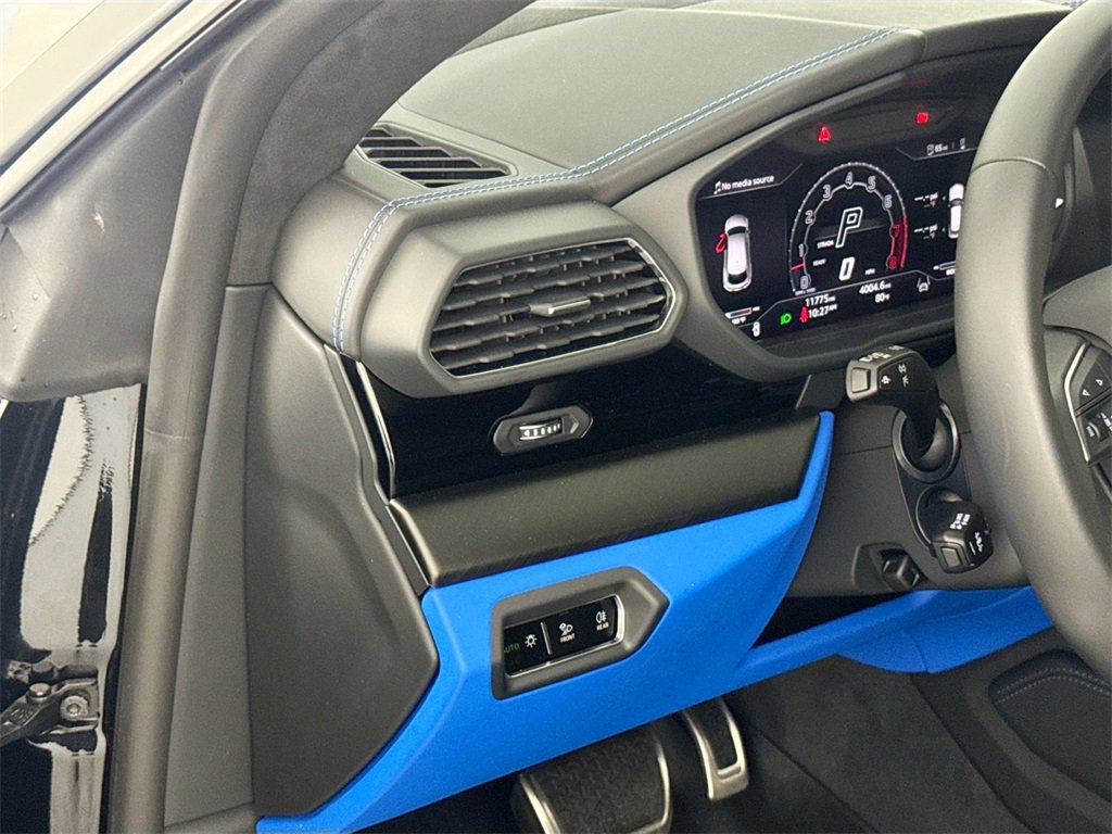 Used 2024 Lamborghini Urus S image 10
