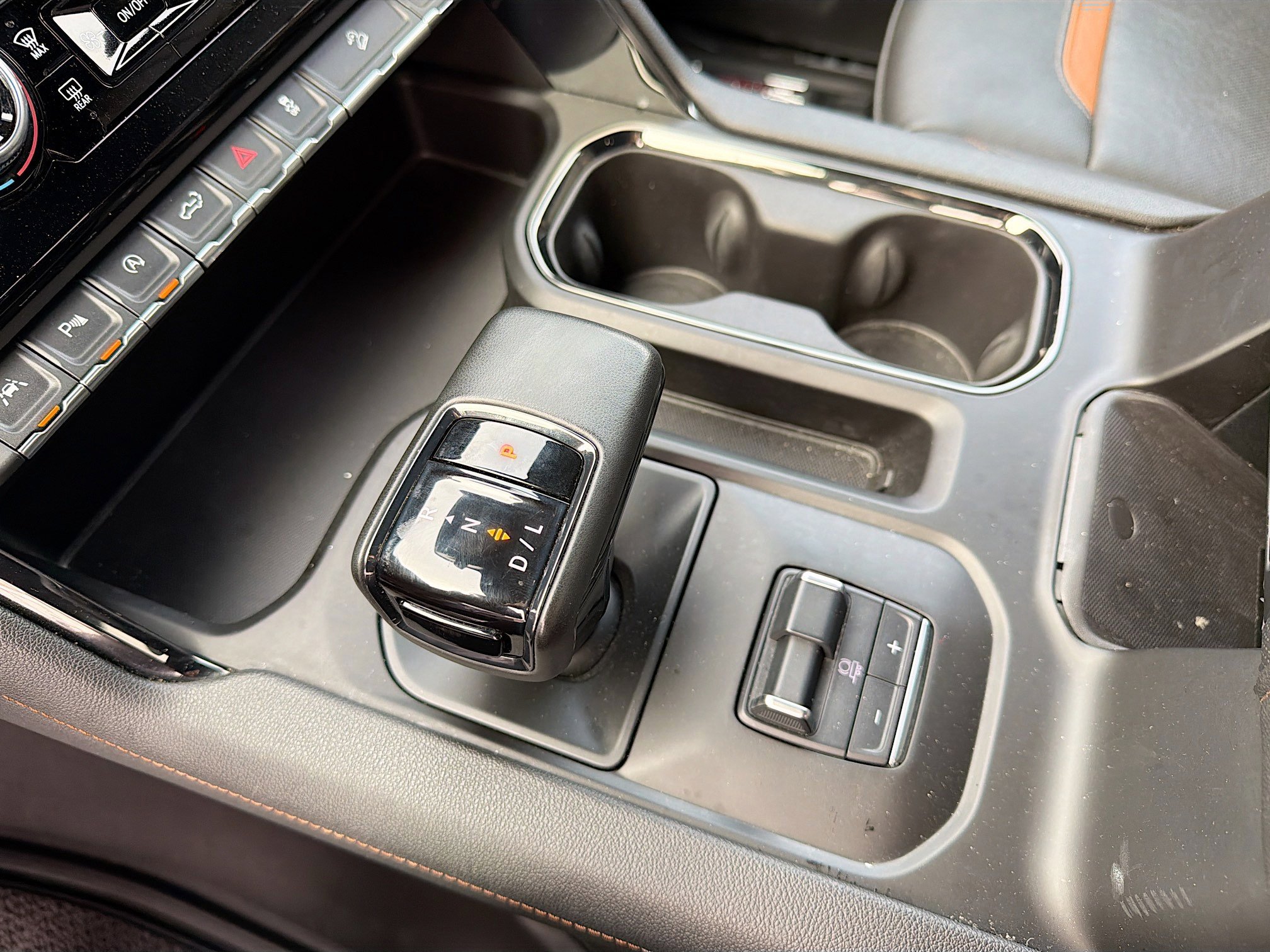 Used 2024 GMC Sierra 1500 AT4 w/ Technology Package image 27