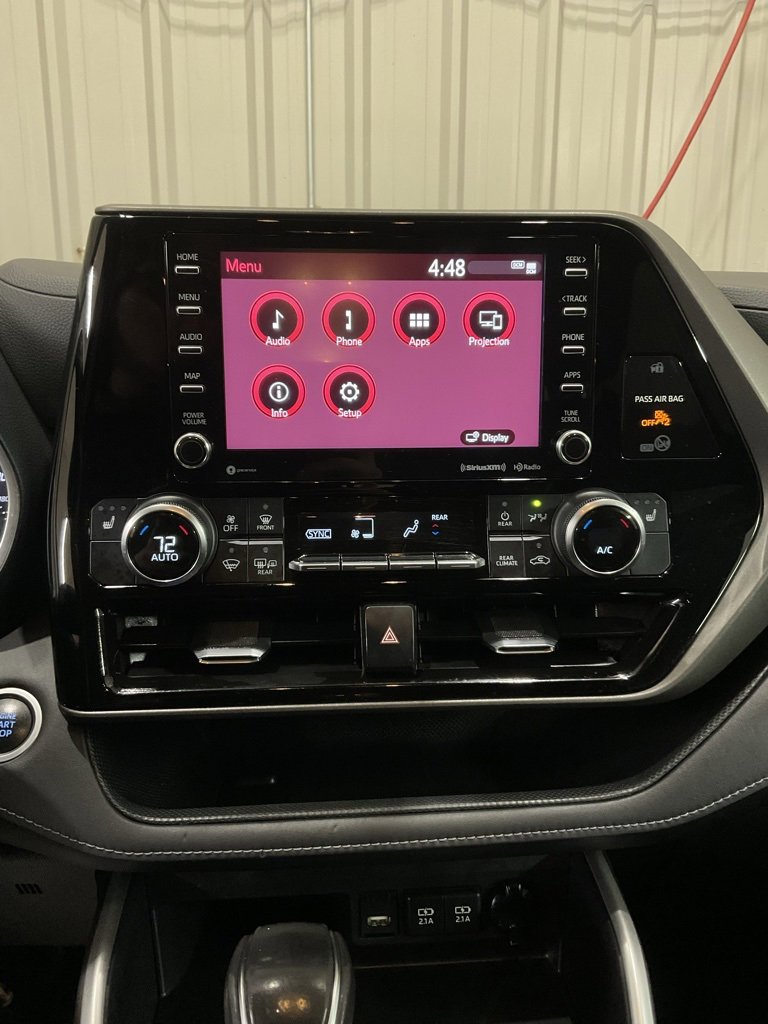 Used 2021 Toyota Highlander XLE image 19