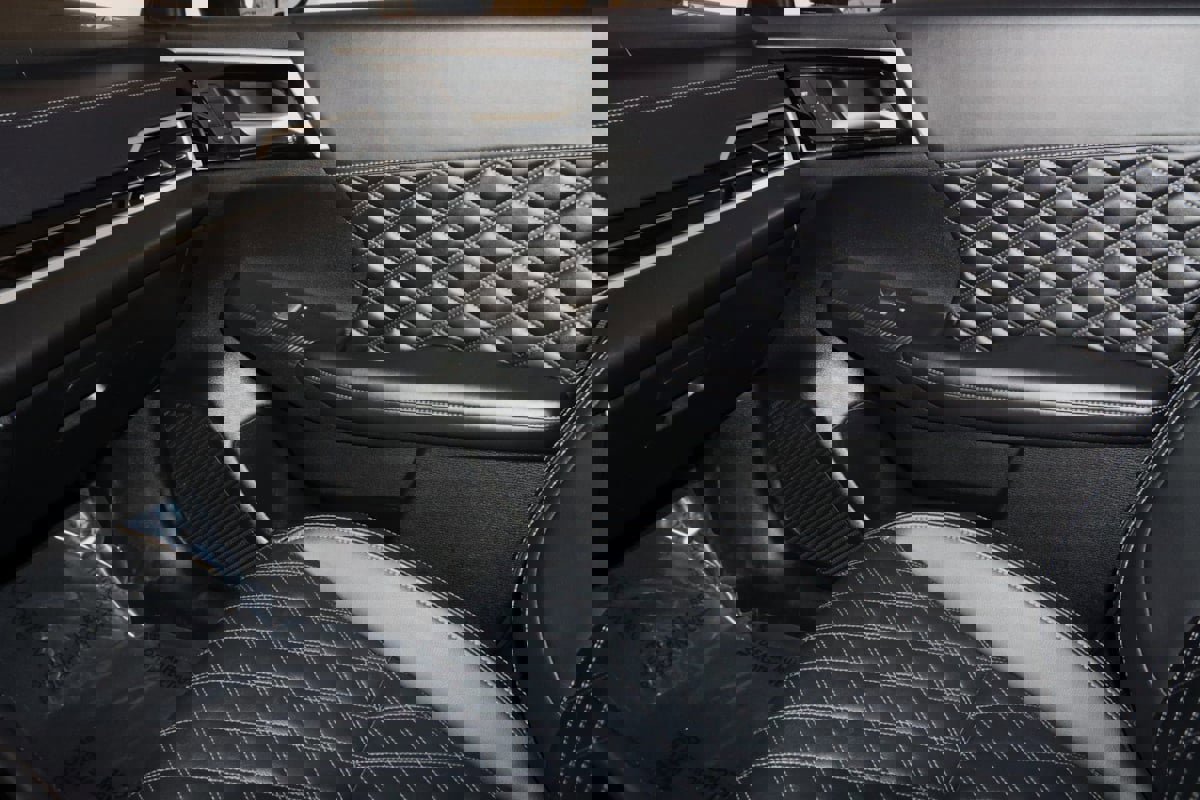 Used 2024 Mitsubishi Outlander 4WD Plug-In Hybrid image 52